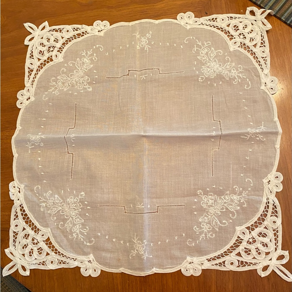 13.5 x 13.5 vintage handkerchief/doily. Beautiful trim work delicate embroidery.